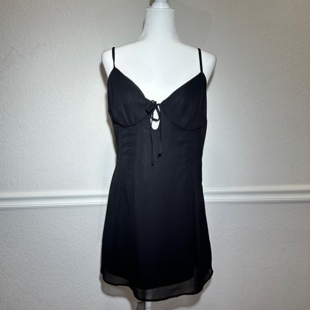 H&M Cut-Out-Detail Chiffon Dress